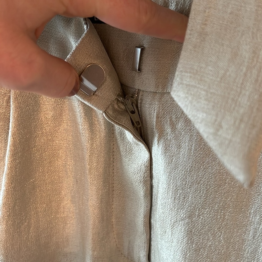Loft Gold Shorts - Picture 3 of 5
